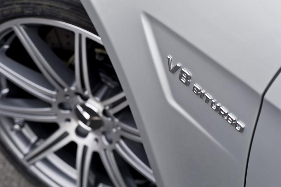  Mercedes-Benz E63 AMG 2011 года  (фото 6 из 12)